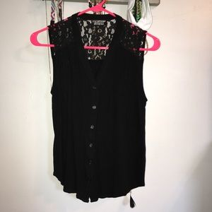 NWOT Papermoom Button Up Blouse w/ Lace detailing